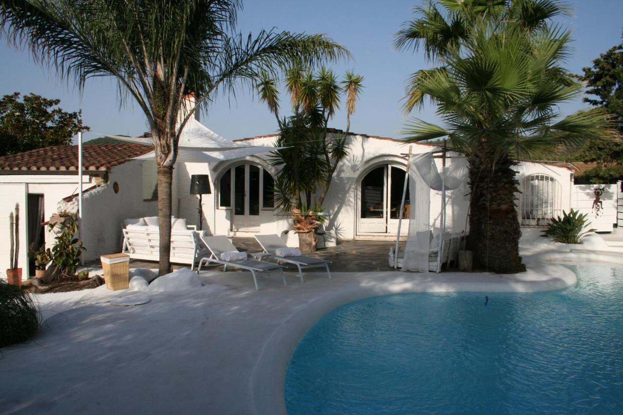 Le Rondini Bed & Breakfast Montrás Екстериор снимка