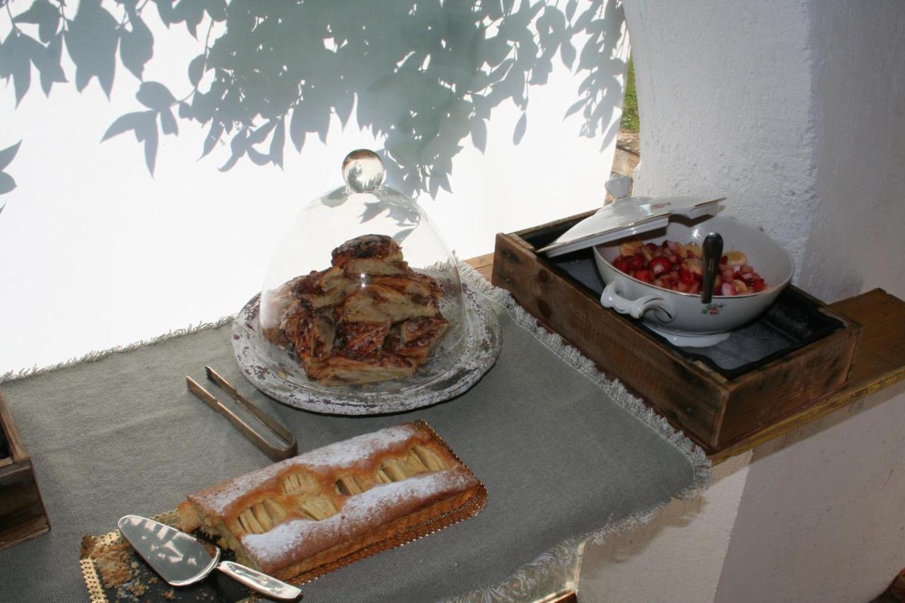 Le Rondini Bed & Breakfast Montrás Екстериор снимка